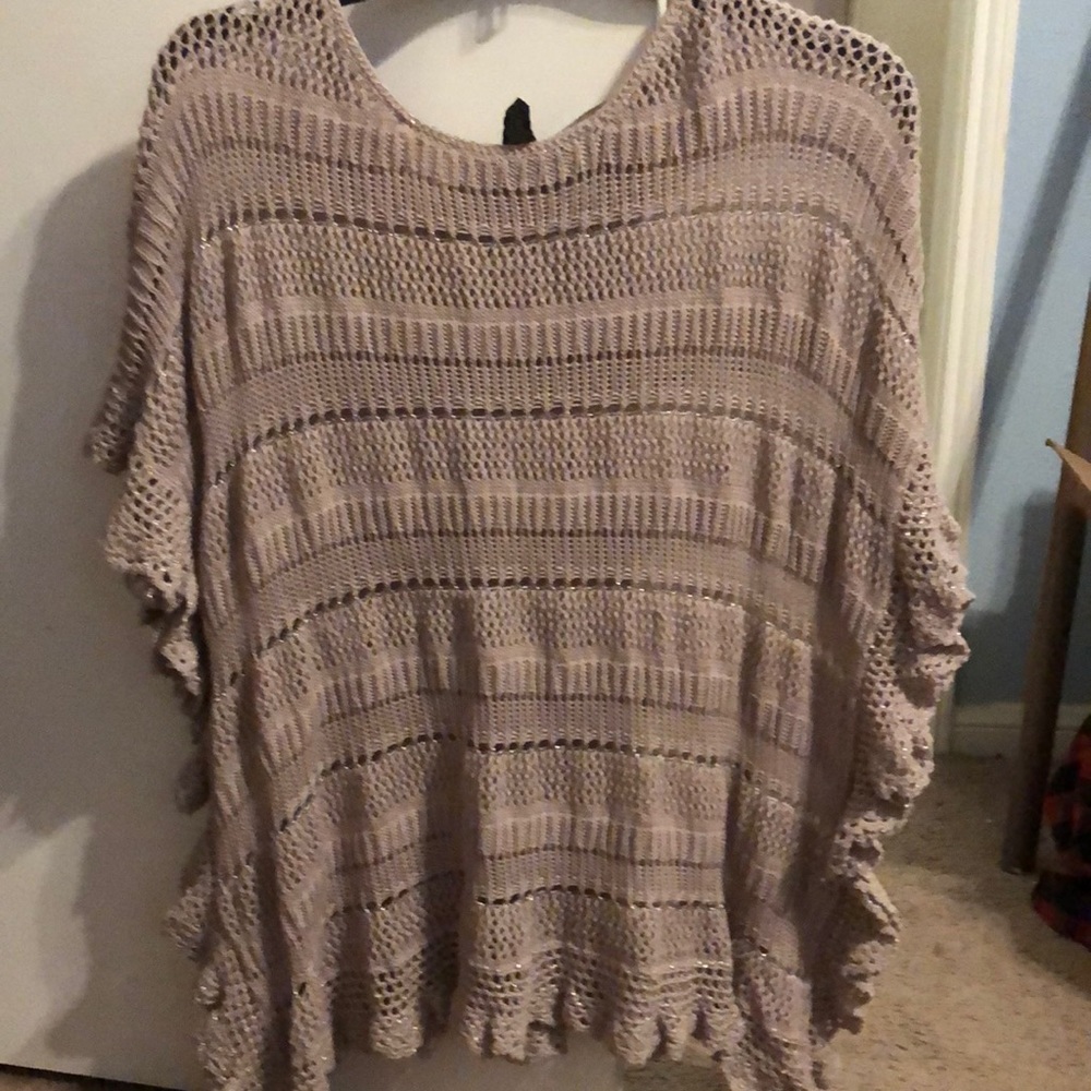 Knit top. Size medium.